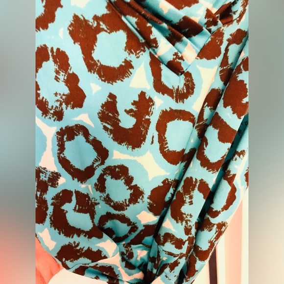 Diane Von Furstenberg Dress. Size 6 - Picture 3 of 3